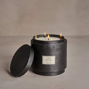 Velas Aromáticas de Limoncillo y Lima en Frascos Negros Esmerilados para Decoración del Hogar, Ideales para Días Festivos, Ramadán, Día del Padre y Bares - Product Image 1