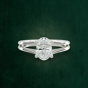 แหวนทองคำแท้ 18K ทรงรี ประดับเพชรรอยัลทริโลจี 2 กะรัต แบบหนามเตย - Product Image 3