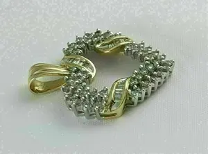 Pendentif Couronne Cœur en Moissanite Taille Princesse de Luxe, Plaqué Or Jaune sur Argent 925, Style Diamant Romantique, Breloque de Collier - Product Image 2