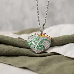 Pendentif Cœur HIPHOP de Luxe Sertie de Moissanite, Détail Double Motif, en Argent, Unisexe, Style Urbain, pour Soirées et Événements, Bijou Tendance - Product Image 2