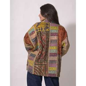 Chaqueta Boho de Invierno Multicolor con Estampado de Patchwork Indio, Tejida en Algodón Transpirable, de Manga Tres Cuartos - Product Image 6