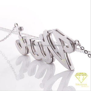 Elegante Colgante con Nombre en Cursiva, con Detalles de Diamantes Cultivados en Laboratorio, Letra Personalizada - Product Image 4