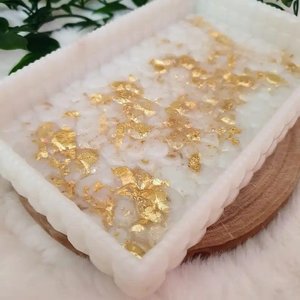 Plateau de vanité en résine avec galets de cristal blancs, incrustation de paillettes dorées, bord perlé rectangulaire, plateau à bijoux, décoration d'intérieur - Product Image 5