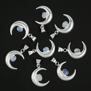 Colgante de Piedra Lunar Minimalista de Moda, Elegante Piedra Lunar Arcoíris, Joyería Plateada, Hecho a Mano, Estilo Boho, con Cristal y Engaste de Bisel - Product Image 5