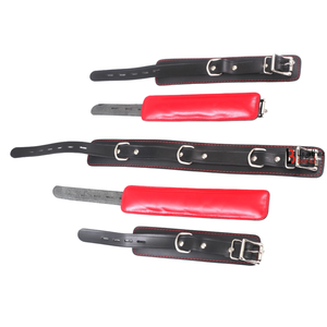 Ensemble de bondage Bad Boy en cuir de vachette noir avec menottes, fouet, pagaie et dispositifs de retenue - Product Image 3