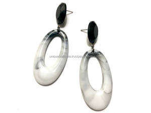 Boucles d'oreilles en résine classique de conception unique Accessoires de mode d'art moderne avec des modèles de modèles de fleurs océaniques pour l'artisanat - Product Image 3