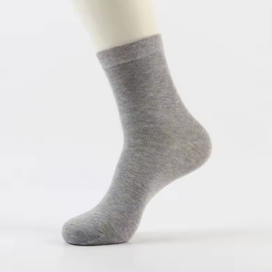 Chaussettes Diabétiques Non Compressives Respirantes Tricotées Sans Couture Douces Antibactériennes Rembourrées en Nylon pour Hôpital OEM en Gros - Product Image 2