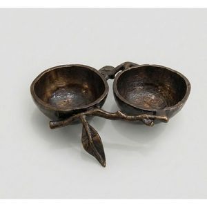 Bandeja Decorativa de Metal con Acabado Bronce Antiguo para Servir Frutos Secos, Plato para Aperitivos con Diseño de Rama y Hoja, Vajilla Elegante para Fiestas - Product Image 1