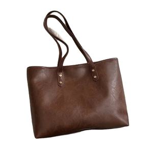 Bolso Tote para Portátil de Cuero Genuino Marrón Oscuro de Primera Calidad, Grande, para Mujer, Resistente al Agua, con Cierre y Forro a Cuadros para Uso Diario - Product Image 1