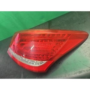 Luz Trasera Derecha Usada Equus 924023N000 - Product Image 2