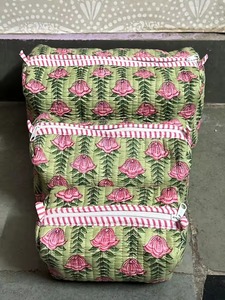Lovely Floral Quilted Cosmetic Bag Small Size Zipper Closure Textile Material Portable Toiletry Bag - Product Image 4