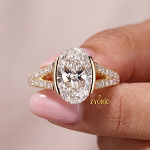 Bague de fiançailles élégante en diamant de laboratoire taille ovale, sertie griffes, en argent 925 – Bijou de mariée sophistiqué pour mariage et anniversaire - Product Image 1