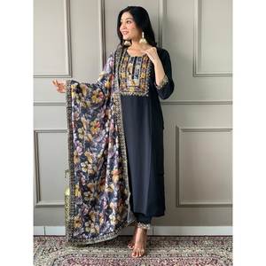 Hermoso Salwar Kameez XL de Rayón para Fiesta, Top y Pantalón con Dupatta, Elegante y con Estilo - Product Image 2