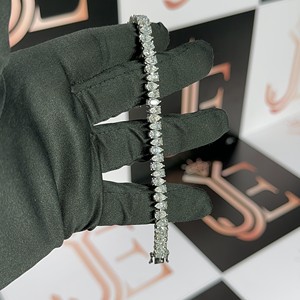 Pulsera de lujo con diamantes de moissanita en forma de pera, hecha de plata de ley 925, pulsera de tenis totalmente adornada con diamantes para chicas. - Product Image 1