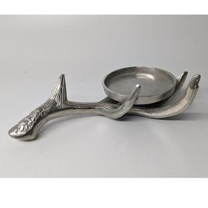 Candelabro de Aluminio Hecho a Mano con Relieve y Molde para Luz, Ideal para Bodas y Celebraciones de Pascua - Product Image 4