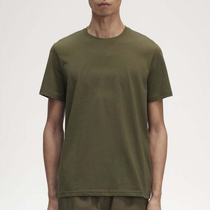 เสื้อยืดคอกลมแขนสั้นสีเขียวมะกอกทรงปกติผ้าฝ้ายเนื้อเจอร์ซีย์สีพื้นเรียบง่ายสำหรับผู้ชายแบบเรียบๆ - Product Image 1