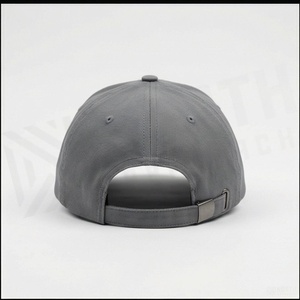 Gorra de Béisbol Gris de 6 Paneles con Logotipo Bordado en el Panel Frontal, Ajustable, Unisex, Informal, de Sarga - Product Image 2