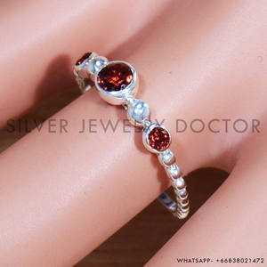 Bague Statement en Argent Sterling 925 avec Grenat Rouge Naturel Taillé Rond et Serti clos, Faite à la Main, pour Usage Quotidien, Vente en Gros - Product Image 3