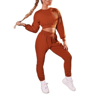 Traje de chándal bordado de dos piezas para mujer con bolsillo al por mayor para el invierno 2025 - Product Image 4