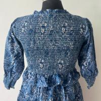 Robe mini smockée en coton tissé 100 % pour femme, imprimée à la main, style bohème, à volants, taille naturelle, motif floral mignon, manches bouffantes, été