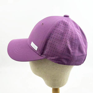 Casquette de baseball classique à 5 panneaux avec logo brodé, perforations découpées au laser, imperméable, casquette de sport, casquette trucker - Product Image 3