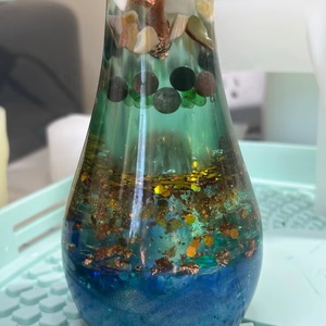 Jarrón de Resina Hecho a Mano: Jarrón Decorativo para Flores y Capullos, Inspirado en la Naturaleza Marina |   Decoración Costera |   Jarrón de Resina Hecho a Mano |   LED opcional - Product Image 1