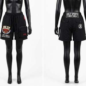 กางเกงขาสั้นผู้หญิงผ้าโพลีเอสเตอร์น้ำหนักเบา 110 GSM สีดำ มีกระเป๋าคาร์โก้ ปักลายโลโก้ ดีไซน์ใช้งานได้หลากหลาย - Product Image 4