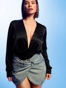 Camisón de Satén Negro para Mujer, Manga Larga, Cuello en V, Elegante, Color Sólido, Tela Suave, para Verano - Product Image 1