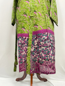 Kimono de Seda Hecho a Mano en India para Mujer, con Logotipo Frontal, Mangas Largas, Bolsillos Dobles, a Precio de Mayoreo - Product Image 6