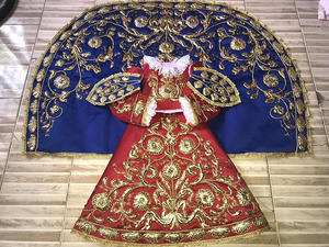 กระโปรงกำมะหยี่ปักลายพิเศษ Trousseau Mary Most Holy Queen สีทองอร่าม สำหรับงานปาร์ตี้ ซึมซับเหงื่อ แห้งเร็ว ฉลองครบรอบ 25 ปี - Product Image 3