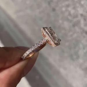 Bague en argent sterling 925 avec moissanite taille radiant, cadeau pour fiançailles, anniversaire et fête - Product Image 5