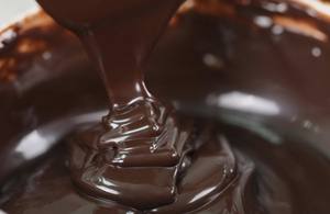 Pâte liquide de chocolat noir HALAL pour la fabrication OEM/ODM – Fournisseur de pâte de cacao liquide pour boulangerie et biscuits – Bon prix - Product Image 2