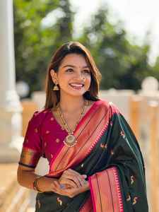 Sari de seda de morera suave de exportación india con borde artístico, atuendo tradicional para festivales y bodas, disponible para la venta - Product Image 2