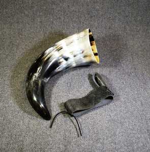 Coupe à boire en corne polie de style Viking de qualité supérieure, écologique, avec support en fer, motif animal authentique, pour bière et autres boissons - Product Image 2