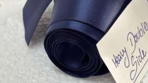 Cinta de Satén de Doble Cara Premium, Rollo de Tela de Poliéster de Alta Densidad para Envolver Regalos, Decoración de Bodas, Manualidades, 100 Yardas - Product Image 4