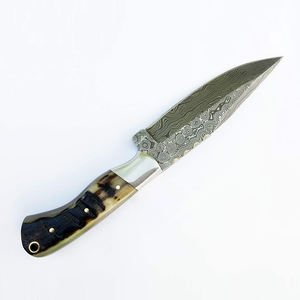 Cuchillo de Caza de Acero de Damasco Hecho a Mano con Patrón de Acero en Capas para Uso en Exteriores - Product Image 3