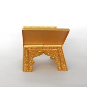 Soporte de madera grabado para el Corán, el rehel de madera simboliza la elevación del conocimiento en la vida cotidiana. - Product Image 6