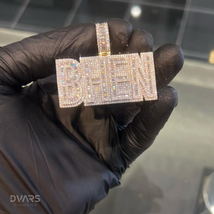 Colgante de Letra Dvars con Incrustaciones de Diamantes, Plata de Ley 925, Moissanita, Joyería Hip Hop para Raperos, Chapado en Oro Rodio - Product Image 1