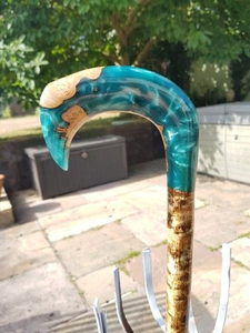 Bâton de marche élégant et pratique en résine et bois, offrant sécurité, confort et une performance durable - Product Image 5