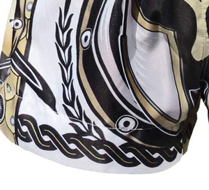 Pantalones cortos profesionales de Muay Thai con material satinado de primera calidad, ligeros, de alto rendimiento y ajuste cómodo para artes marciales. - Product Image 5