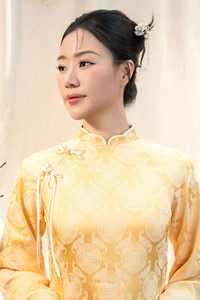 Nouvelle Robe Ao Dai Vietnamienne Réversible à 4 Panneaux, Coupe Droite en A, Brocart Rose, Style Élégant et Doux KAD06 - Product Image 4