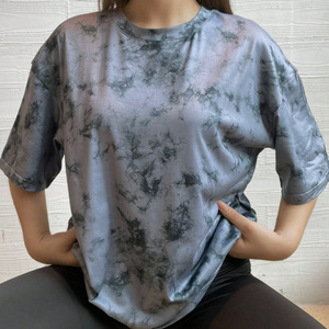 เสื้อยืดมัดย้อมสำหรับสตรีเสื้อคอตตอนน้ำหนักเบาเครื่องแต่งกายลำลองแฟชั่นออกแบบแบรนด์ได้ตามต้องการ - Product Image 2