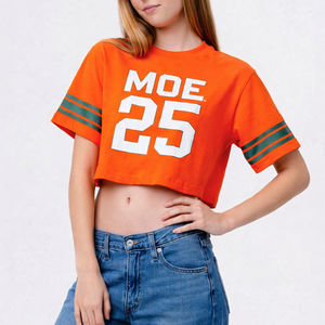 เสื้อยืดครอปทรงอเมริกันฟุตบอลสำหรับผู้หญิง ผ้าคอตตอนผสม แขนสั้น สไตล์ลำลอง พิมพ์ลายหมายเลข รับผลิตเสื้อแบบ Private Label จำนวนมาก - Product Image 2