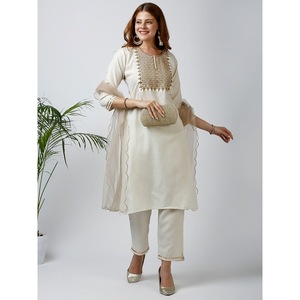 ATRACTIVE SLUB ALGODÓN BORDADO SECUENCIA TRABAJO TOP BOTTOM CON DUPATTA BLANCO - Product Image 1