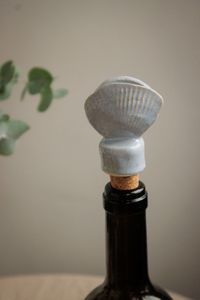 Bouchon de bouteille de vin en céramique personnalisé avec bouchon en liège, fait main, décoratif, réutilisable, pour bouteilles de vin, de champagne, de liqueur et pour le bar - Product Image 3