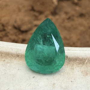 Esmeralda Zambiana Natural Genuina de 3.28 Quilates, Corte Pera Verde Vibrante, Gema Preciosa Suelta para Joyería de Diseño - Product Image 1