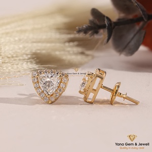 Pendientes de Diamante Cultivado en Laboratorio CVD de 2 Quilates, Corte Triangular Brillante con Diseño de Halo para Ella, Color E, Claridad VS1, Oro Sólido de 14K, Certificado IGI - Product Image 2