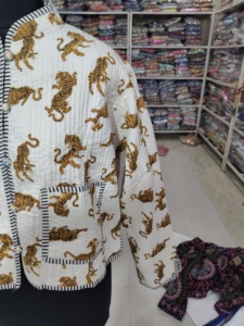 Chaqueta de Algodón con Cuello Mandarín y Parches Florales para Mujer, Tejido de Punto Transpirable, Ecológico, Ropa Exterior Informal para Otoño - Product Image 4