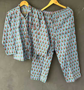 Ensemble de pyjama en coton imprimé, doux, respirant, confortable, deux pièces, vêtements de nuit, vêtements de détente à la maison - Product Image 4