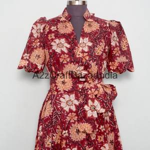 เดรสผู้หญิงผ้าฝ้ายถักลายดอกไม้ทรงเอไลน์ความยาวปานกลาง คอวี แขนสั้น มีกระเป๋า ติดกระดุม เหมาะสำหรับใส่ทำงาน ซักได้ - Product Image 4